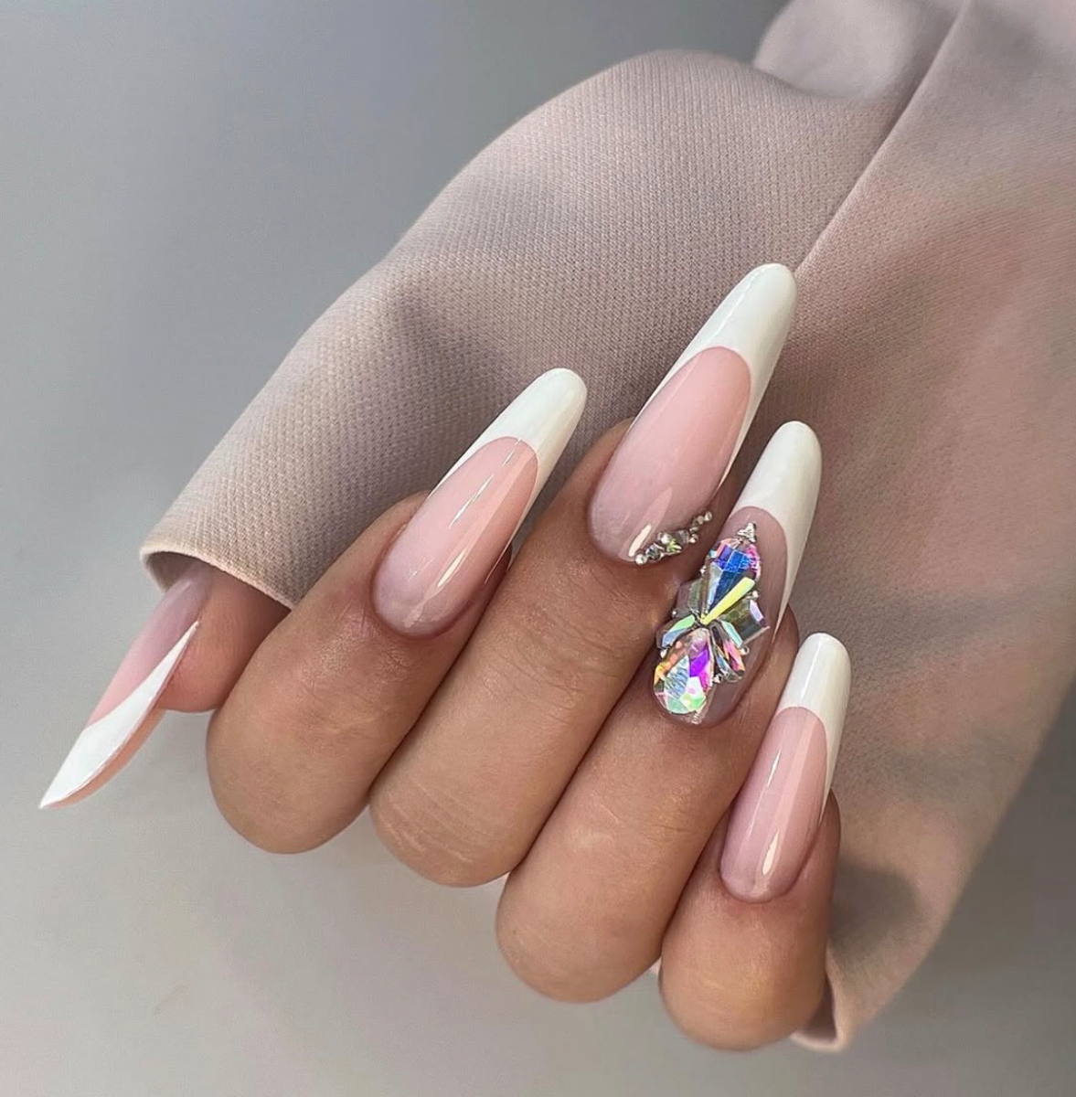 INNA NAIL TECHNICIAN SILK DISTRICT