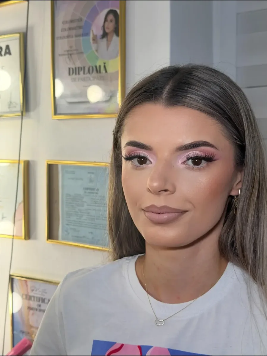 Portofoliu Salon Infrumusetare Bragadiru - Emyluiza.ro